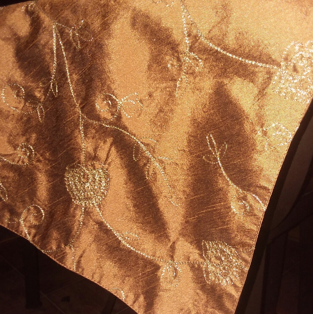 Table runner - Picture 2 of 11